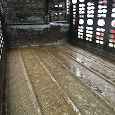 Cattle-trailer-pressure-washing 1